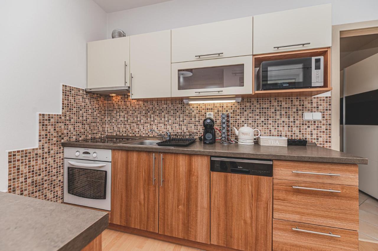 °°°Carolina'S Modern Apartment °°° Hradec Králové Kültér fotó